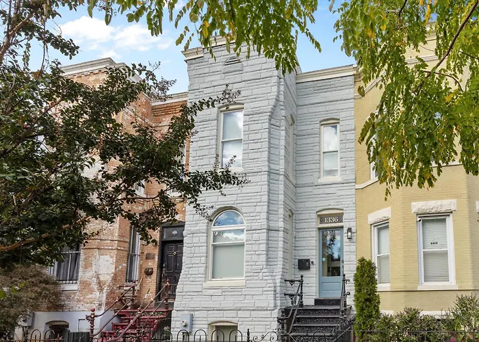 H St Dc Haven 4-Br Homestay