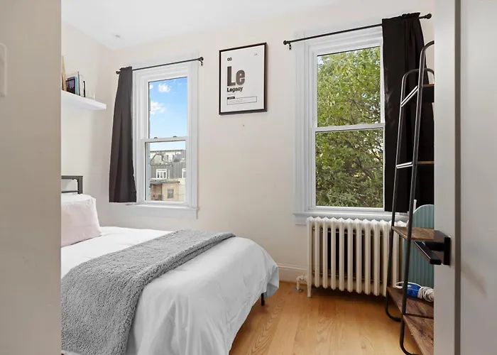 H St Dc Haven 4-Br Homestay